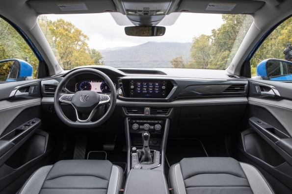 2022 Volkswagen Taos interior