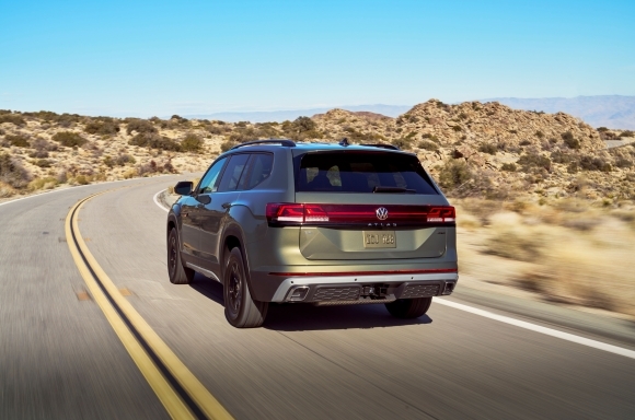 Volkswagen shows 2024 Atlas Peak Edition at NYIAS - Volkswagen US Media Site