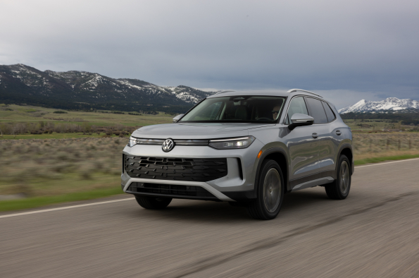 サニー フォルクスワーゲン 2025年セット 19350-my25-tiguan-se-pyrite-