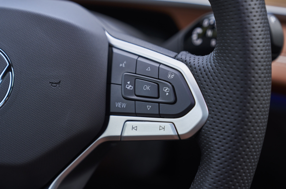 Driving Experience Dial and centre console