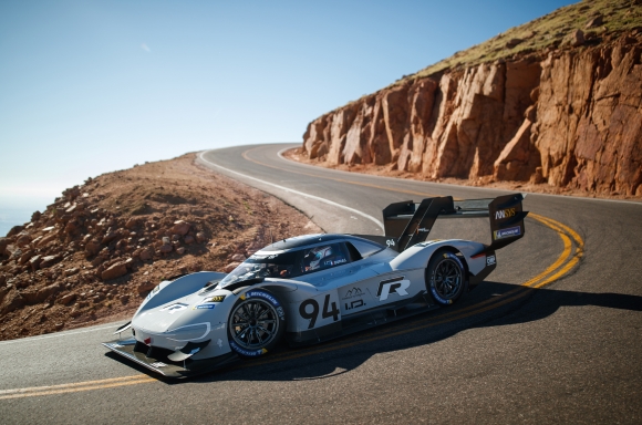 Two days to go until the record attempt kW buzz on Pikes Peak Volkswagen US Media Site